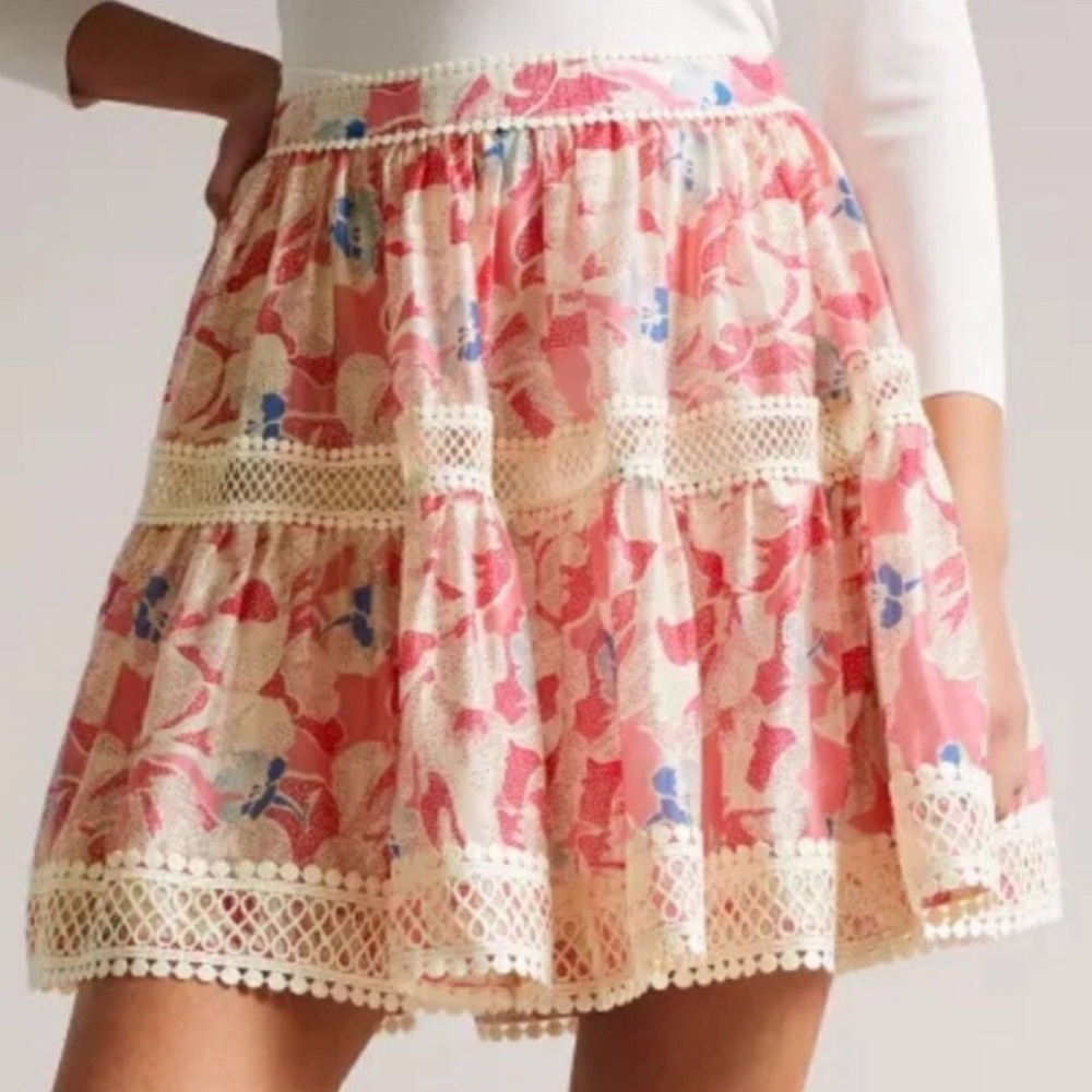 Beautiful Ted Baker skirt XS.